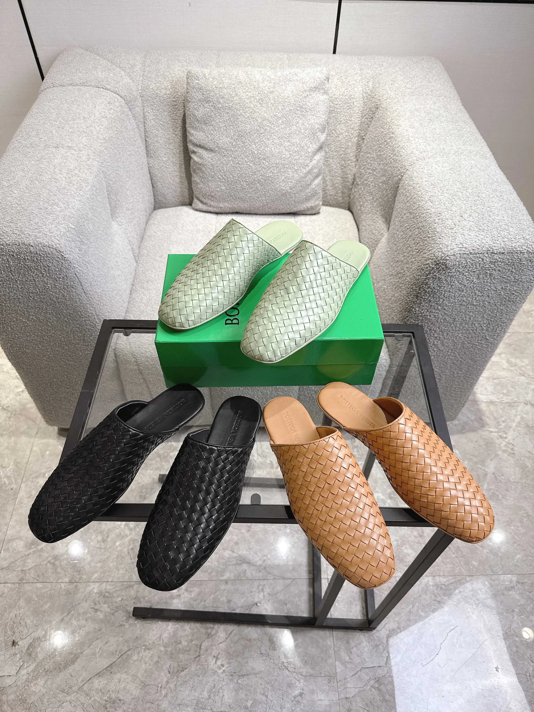 [BV] Top P: 720💰Size for couples: 35-44 (40.41 for women, 38 for men, 45.46.47, custom-made and non-returnable) Bottega Veneta 2025 Autumn counter synchronized genuine leather outsole classic woven half-drag couple model Bottega Veneta square-toe flat shoes, imported mixed sheepskin, imported sheep! Leather outsole! [Rose][Rose]! Purely hand-woven and operated, the original board is reproduced one-to-one! quality assurance!